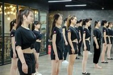 涉县兼职模特进修班(学生怎么兼职模特)