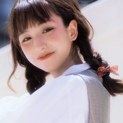 涉县伴游女生郑晓晴的资料