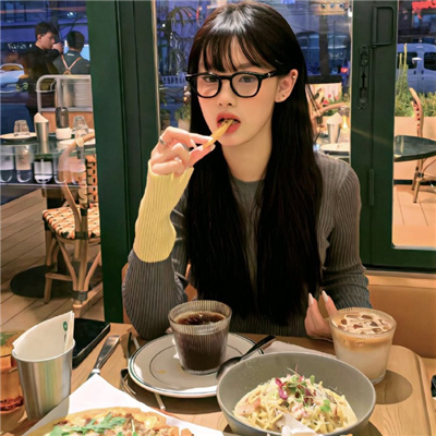 涉县伴游女生娄婷的资料