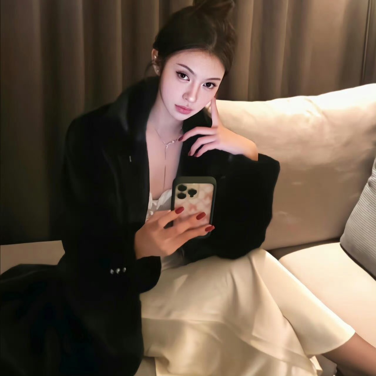涉县伴游女生周语言的资料