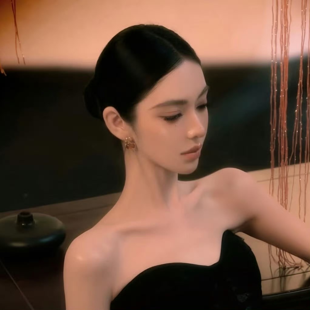 涉县伴游女生 | Emily的资料